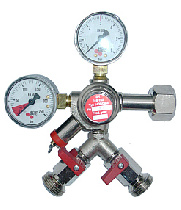 Double gauge CO2 regulator